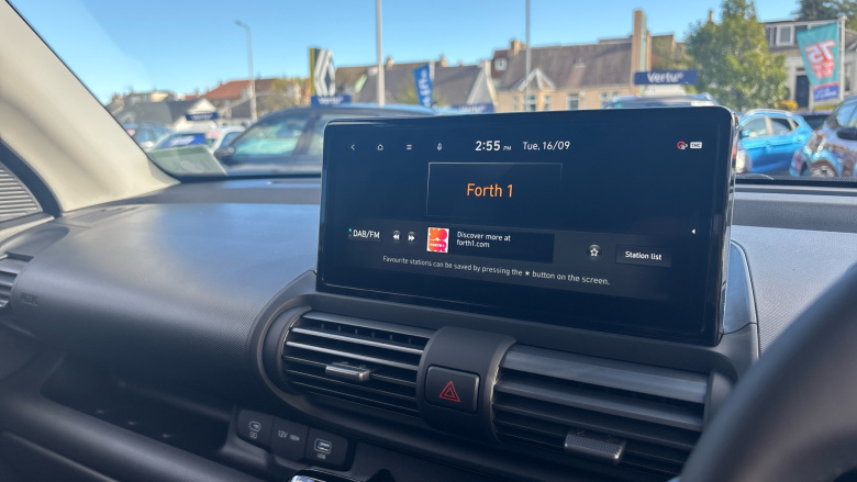 Hyundai INSTER 71kW 01 42kWh 5dr Auto Electric Hatchback